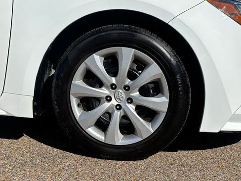 Used 2024 Toyota Corolla LE image 7