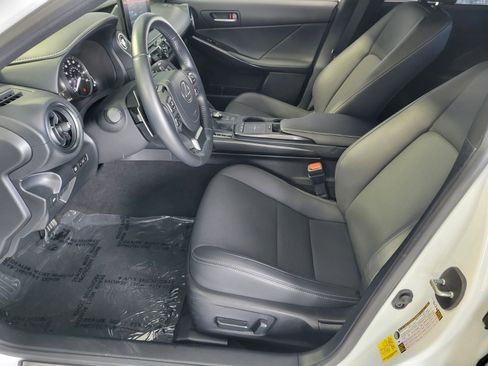 Certified 2025 Lexus IS 300 F Sport image 12