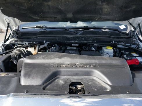 Used 2022 RAM 2500 Tradesman w/ Chrome Appearance Group RWD image 12