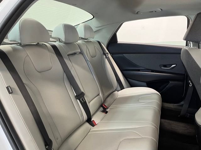 Used 2024 Hyundai Elantra Limited FWD image 15