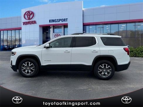 Used 2023 GMC Acadia SLT image 2