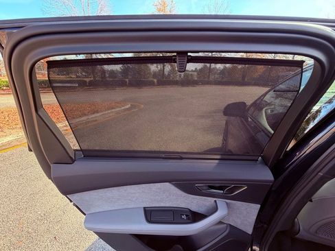 Used 2025 Audi SQ7 Prestige image 16