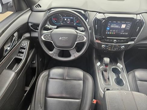 Used 2023 Chevrolet Traverse RS AWD/4WD image 32