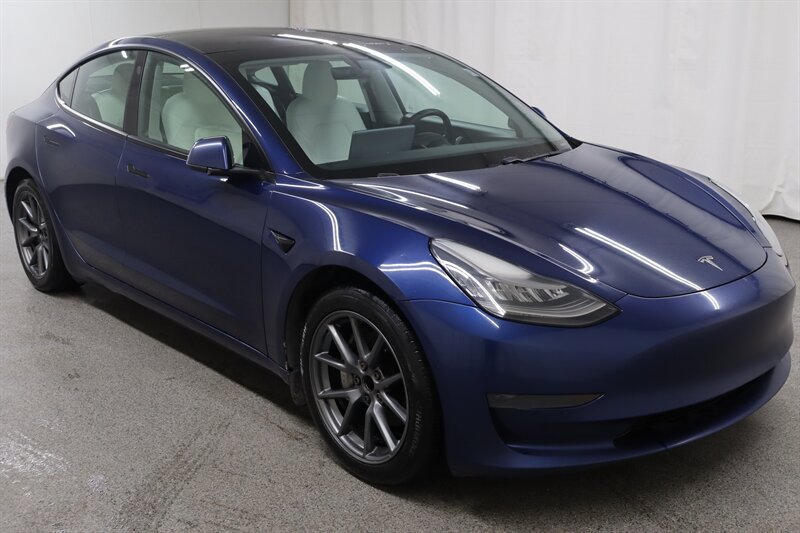 Used 2021 Tesla Model 3 Standard Range Plus RWD image 1