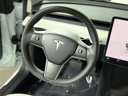 Used 2022 Tesla Model 3 Long Range AWD/4WD image 13