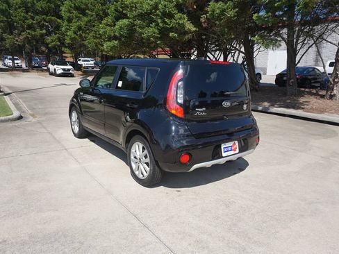 Used 2018 Kia Soul + FWD image 16