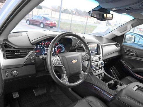 Used 2020 Chevrolet Suburban LT image 19