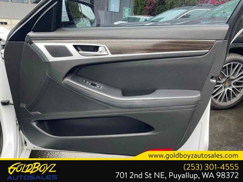 Used 2015 Hyundai Genesis 3.8 w/ Option Group 02 RWD image 25