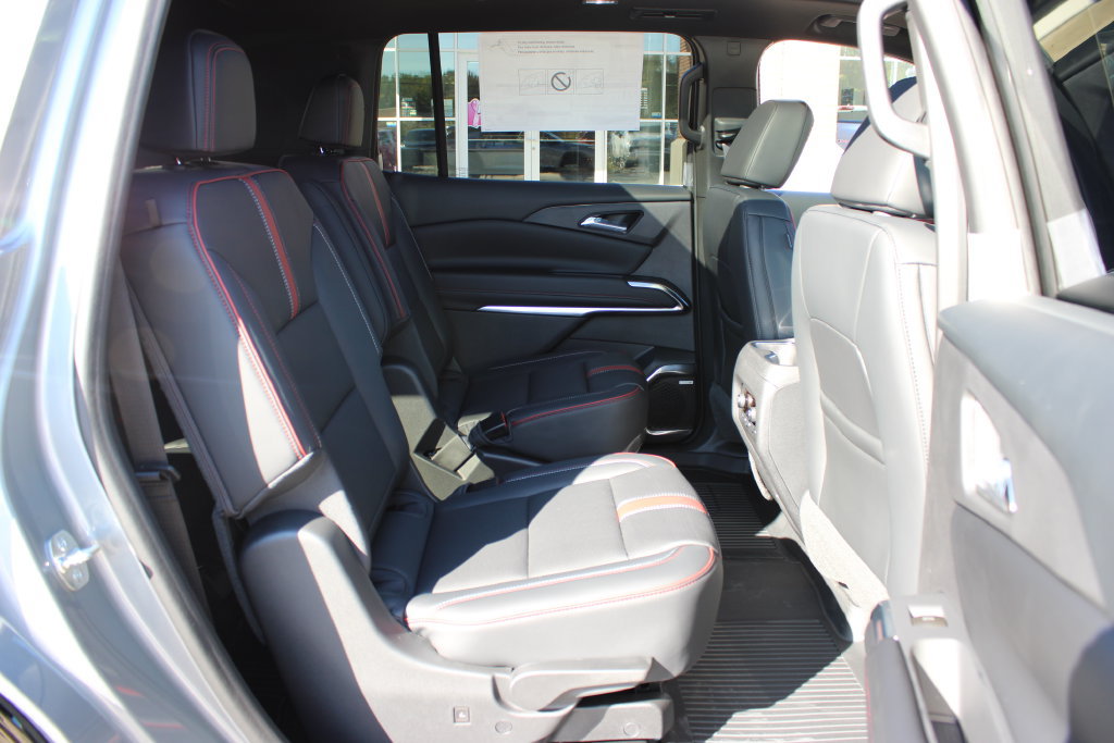 New 2027 Chevrolet Traverse RS w/ LPO, Floor Liner Package AWD/4WD image 52