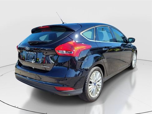 Used 2017 Ford Focus Titanium FWD image 4