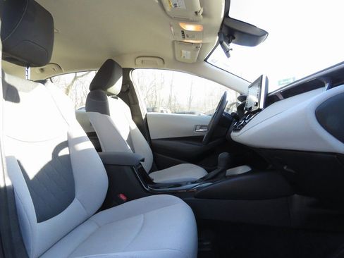 Used 2020 Toyota Corolla LE image 13