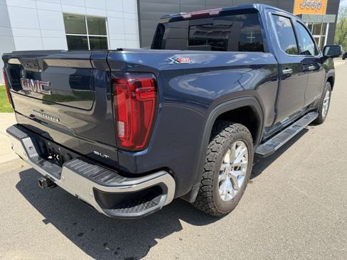 Used 2019 GMC Sierra 1500 SLT w/ SLT Premium Plus Package AWD/4WD image 3