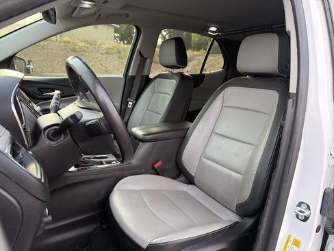Used 2018 Chevrolet Equinox Premier AWD/4WD image 11