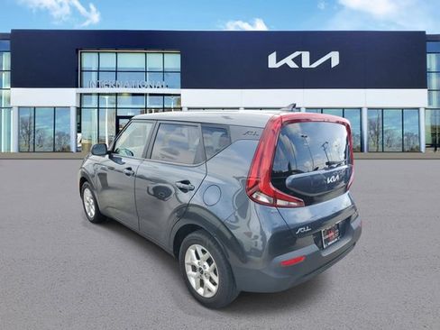 Used 2022 Kia Soul LX w/ Technology Package FWD image 4