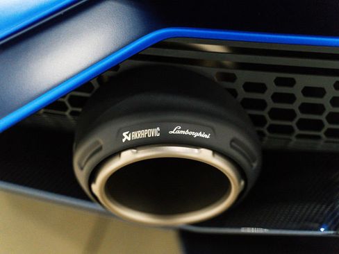 Used 2023 Lamborghini Huracan STO RWD image 11