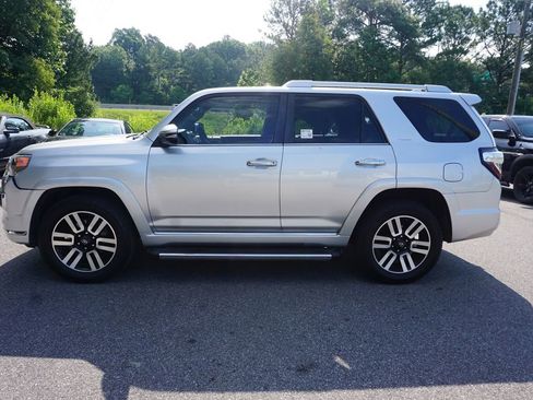 Used 2016 Toyota 4Runner Limited AWD/4WD image 18