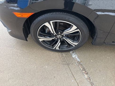 Used 2017 Honda Civic Touring image 32