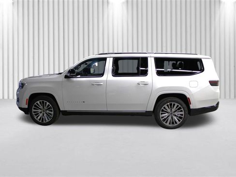 New 2025 Jeep Wagoneer L Series II image 7