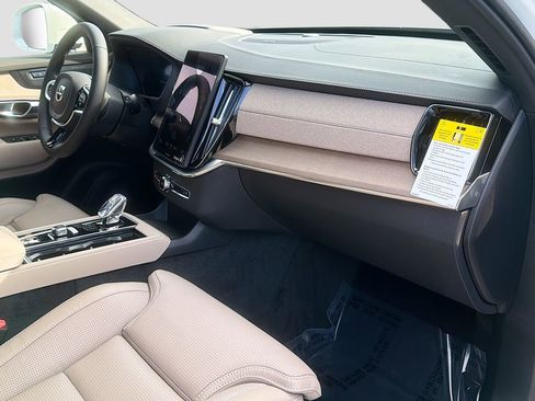 New 2026 Volvo XC90 B6 Ultra w/ Protection Package AWD/4WD image 32