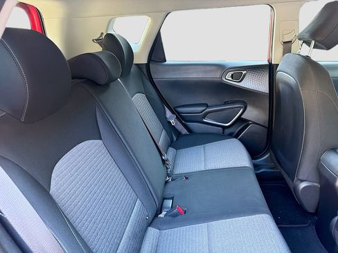 Used 2020 Kia Soul S FWD image 23