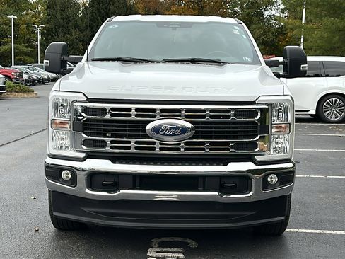 Used 2024 Ford F250 XLT image 3