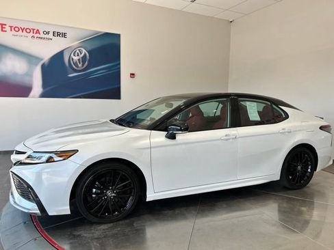 Used 2023 Toyota Camry XSE AWD/4WD image 3