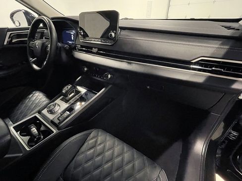 Used 2024 Mitsubishi Outlander SEL image 29