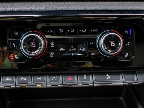 Used 2024 GMC Sierra 1500 AT4 w/ Technology Package image 23