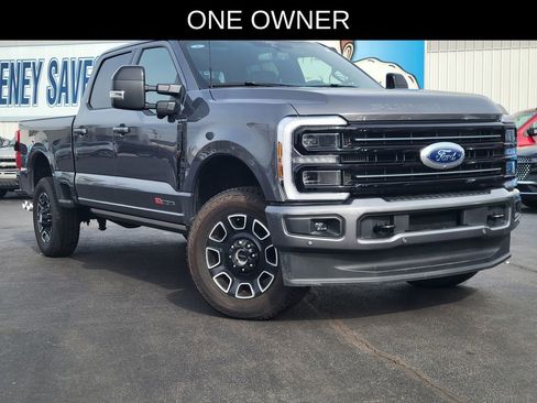 Used 2025 Ford F350 Platinum image 4