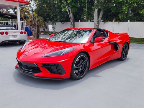 Used 2023 Chevrolet Corvette Stingray Coupe w/ Z51 Performance Package RWD image 4