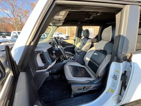 Used 2022 Ford Bronco Wildtrak image 19