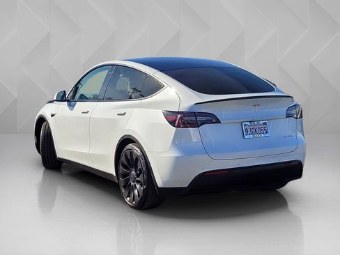 Used 2020 Tesla Model Y Performance image 4