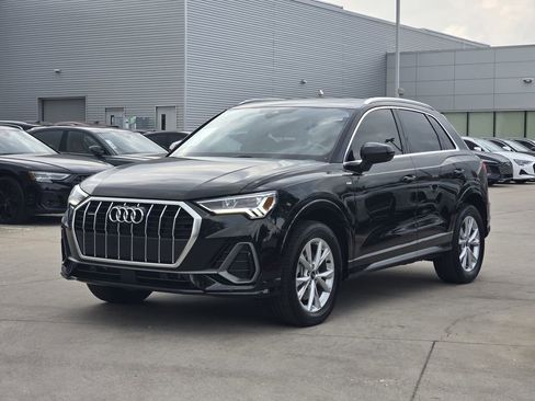 Certified 2023 Audi Q3 2.0T Premium Plus w/ Premium Plus Package image 4