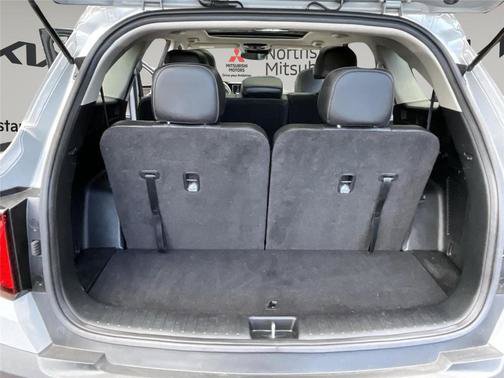 Used 2023 Kia Sorento S w/ Panoramic Sunroof Package AWD/4WD image 11