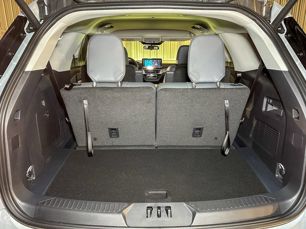 New 2026 Ford Explorer Active w/ Active Comfort Package AWD/4WD image 13
