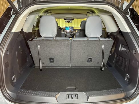 New 2026 Ford Explorer Active w/ Active Comfort Package AWD/4WD image 13