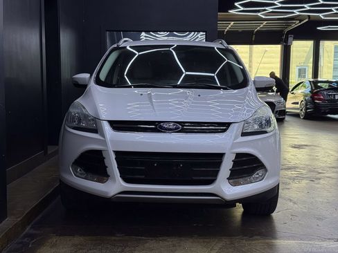 Used 2016 Ford Escape Titanium FWD image 2