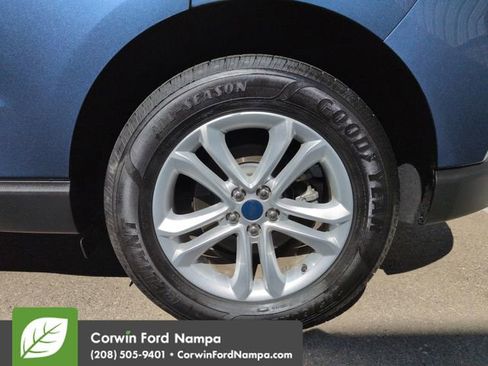 Used 2019 Ford Edge SEL w/ Equipment Group 201A AWD/4WD image 32