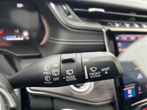 Certified 2023 Jeep Grand Cherokee Overland image 28