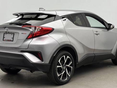 Used 2020 Toyota C-HR XLE image 7