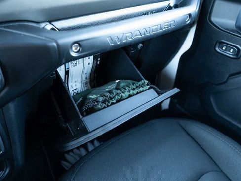 Used 2023 Jeep Wrangler Sport S image 18