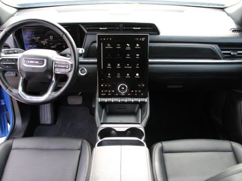 Used 2025 GMC Terrain Elevation w/ Elevation Premium Package FWD image 18