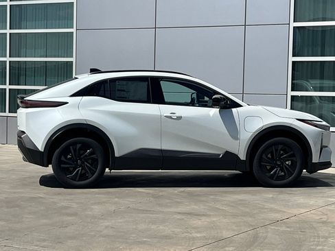 New 2026 Toyota C-HR AWD/4WD image 3