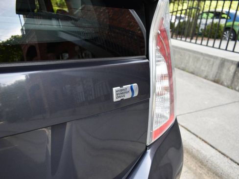 Used 2013 Toyota Prius Three image 34