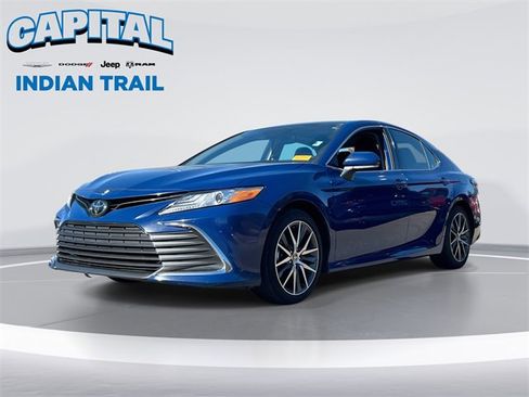 Used 2024 Toyota Camry XLE image 1