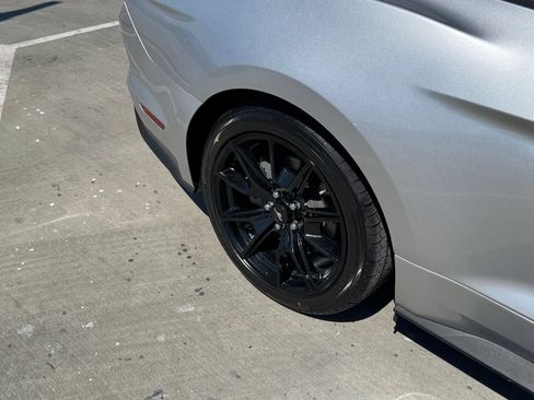 Used 2017 Ford Mustang GT Premium w/ Black Accent Package RWD image 25