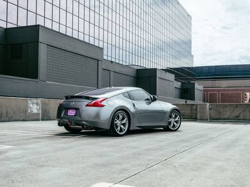 Used 2009 Nissan 370Z Touring RWD image 50