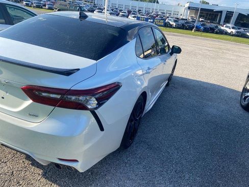 Used 2022 Toyota Camry XSE FWD image 6