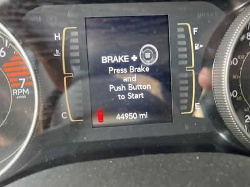 Used 2020 Jeep Cherokee Latitude Plus w/ Comfort/Convenience Group image 9