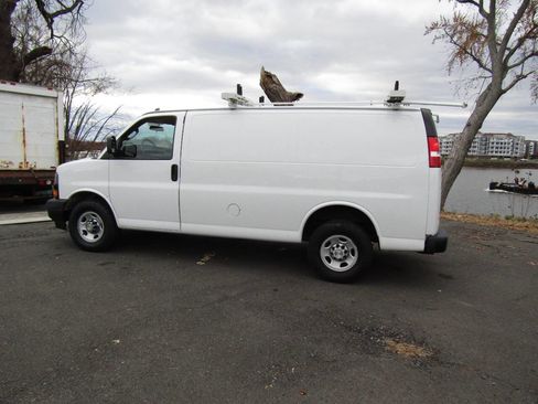 Used 2020 Chevrolet Express 2500 w/ Driver Convenience Package image 5
